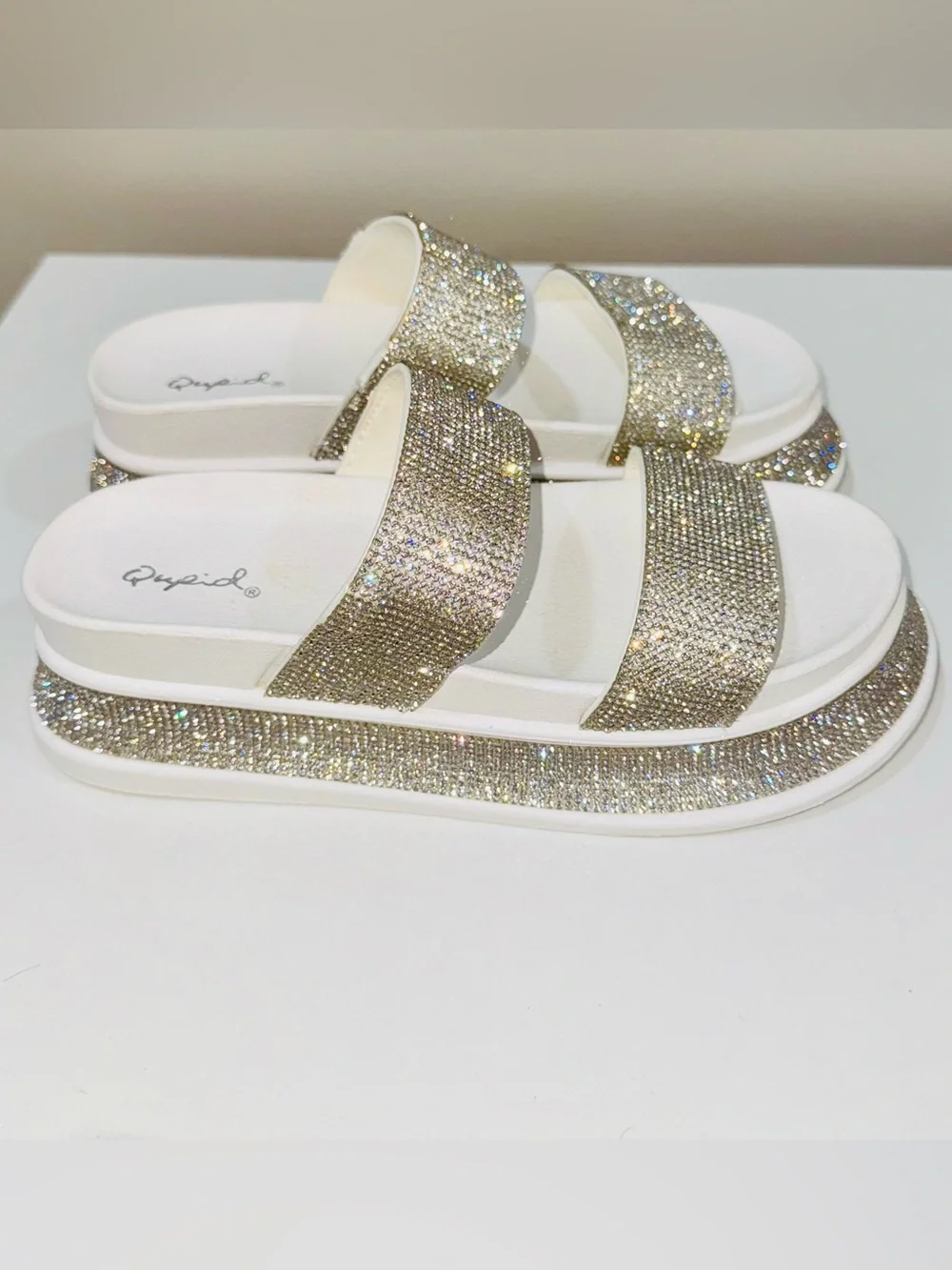 Qupid Women’s Rhinestone Platform Slide Sandals White Size 6 New